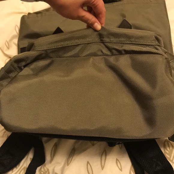 Olive Green Olympia Backpack 22L Capacity (NEW) - Picture 16 of 16